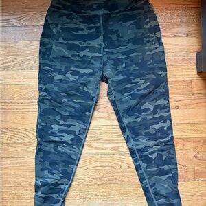 Alphalete Women’s Camo Joggers